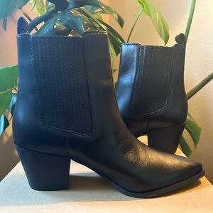 Lucky Brand chelsea leather boots size 9